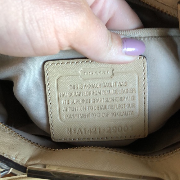 Coach Madison Saffiano Leather bag - Picture 6 of 7